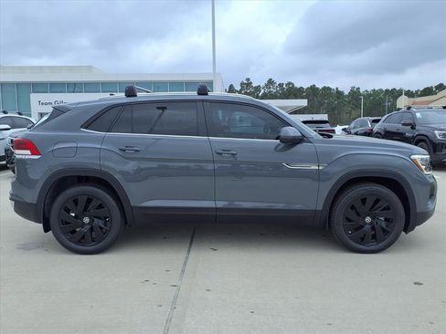 New 2026 Volkswagen Atlas Cross Sport SE FWD image 4