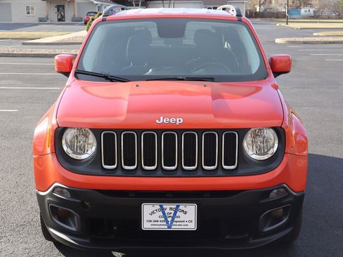 Used 2016 Jeep Renegade Latitude w/ Cold Weather Group image 12