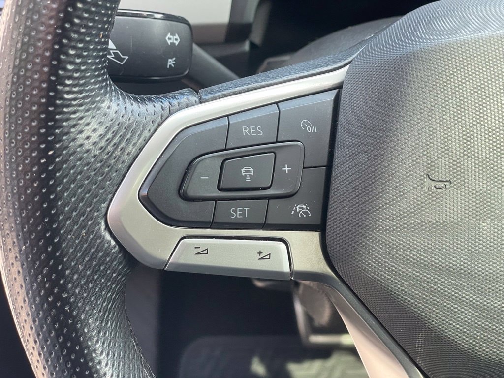 Used 2022 Volkswagen Atlas SEL R-Line AWD/4WD image 18