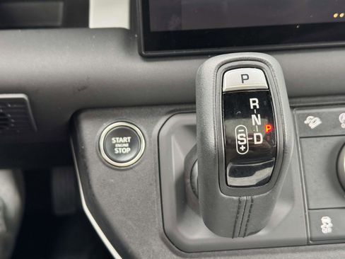 Used 2025 Land Rover Defender 110 S image 17