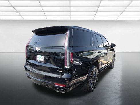 Used 2024 Cadillac Escalade V image 3
