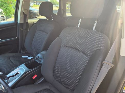 Used 2018 Dodge Journey SE w/ Connectivity Group FWD image 15