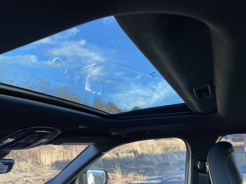 New 2025 Jeep Grand Cherokee Laredo image 9