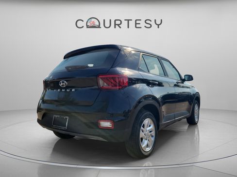New 2026 Hyundai Venue SE image 4