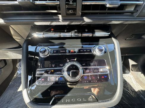 Used 2022 Lincoln Corsair Reserve w/ Elements Package image 17