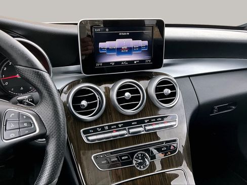 Used 2018 Mercedes-Benz C 300 4MATIC Sedan image 7