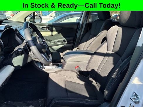 Used 2022 Subaru Ascent Premium w/ Convenience Package image 2