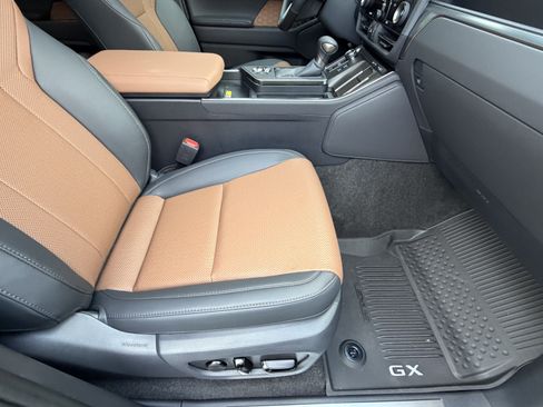 Used 2026 Lexus GX 550 AWD/4WD image 44