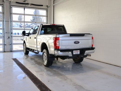 Used 2019 Ford F250 XLT image 8