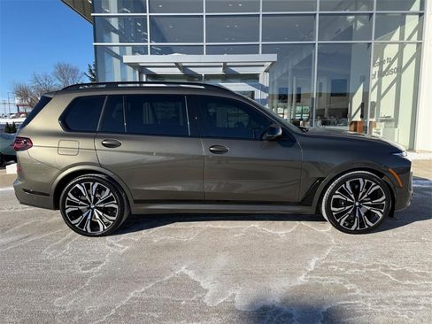Used 2026 BMW X7 M60i w/ Executive Package image 2