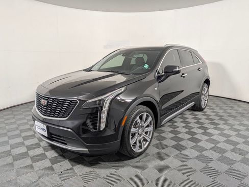 Used 2023 Cadillac XT4 Premium Luxury w/ Driver Assist Package FWD image 4