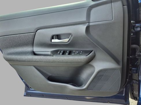 Used 2025 Nissan Kicks SV image 15