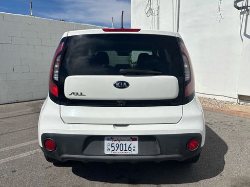 Used 2019 Kia Soul ! image 9