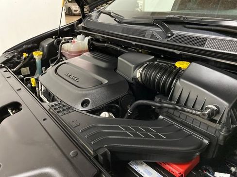 Used 2025 Chrysler Pacifica Select FWD image 94