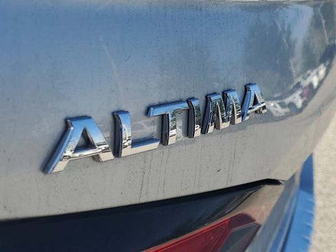 Certified 2019 Nissan Altima 2.5 SR w/ SR Premium Package image 11