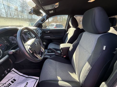 Used 2023 Toyota Tacoma TRD Off-Road w/ Technology Package image 24