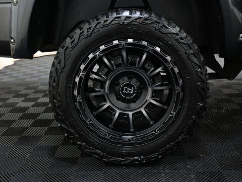 Used 2015 RAM 1500 Sport w/ Remote Start & Security Group image 29