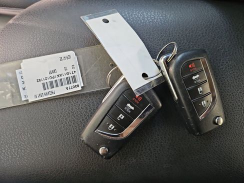 Used 2023 Toyota Camry SE FWD image 18