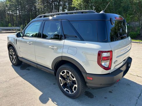 Used 2024 Ford Bronco Sport Outer Banks w/ Tech Package image 3