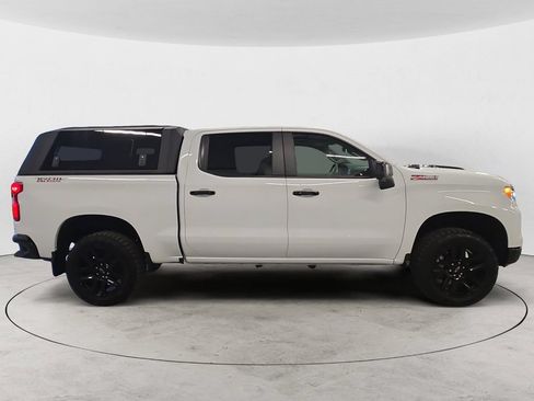 Used 2025 Chevrolet Silverado 1500 LT Trail Boss w/ LT Trail Boss Premium Package AWD/4WD image 7