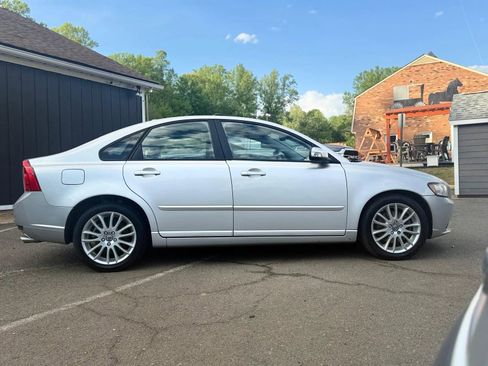 Used 2011 Volvo S40 T5 w/ Preferred Pkg FWD image 8