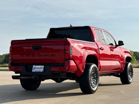 Used 2025 Toyota Tacoma SR5 AWD/4WD image 9