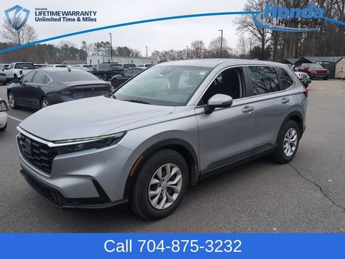 Used 2023 Honda CR-V LX image 3