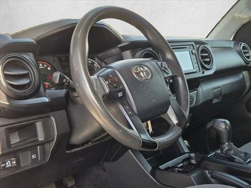 Used 2019 Toyota Tacoma SR w/ SR Convenience Package image 10