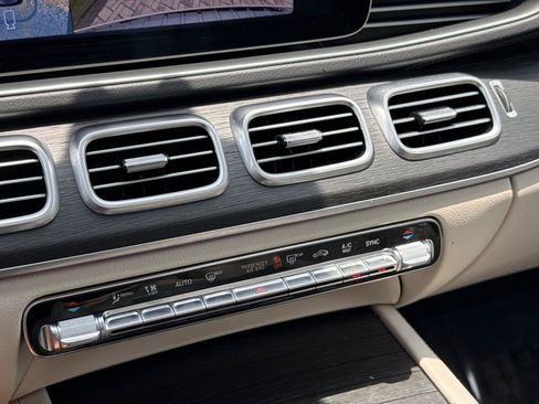 Certified 2026 Mercedes-Benz GLS 450 4MATIC image 30