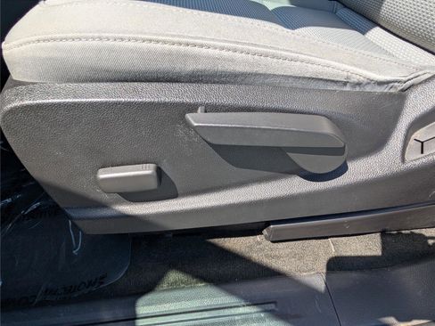 Used 2018 Chevrolet Colorado LT w/ LT Convenience Package image 19