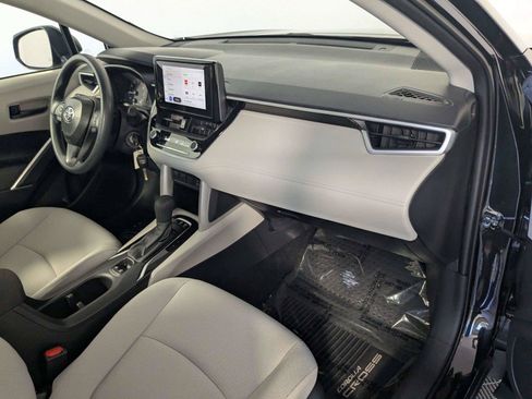 Used 2025 Toyota Corolla Cross L FWD image 29
