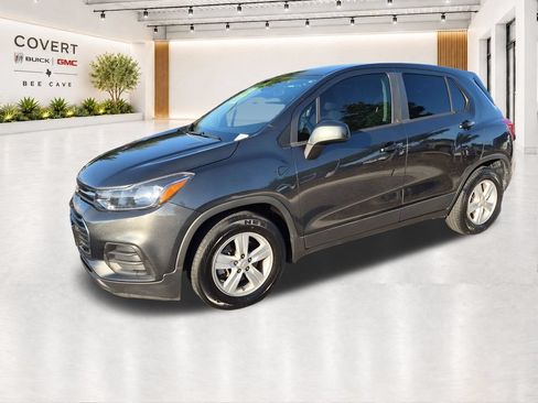 Used 2020 Chevrolet Trax LS w/ Tint and Cruise Package FWD image 4