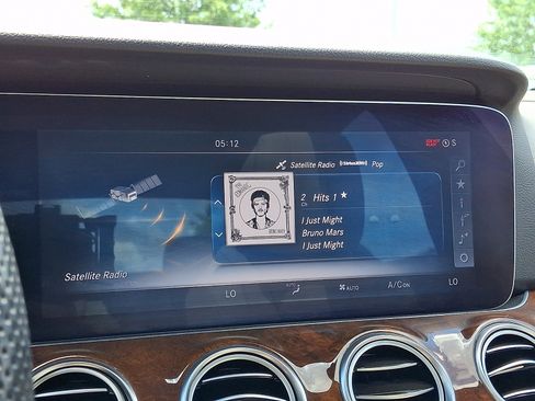 Used 2017 Mercedes-Benz E 300 4MATIC image 19
