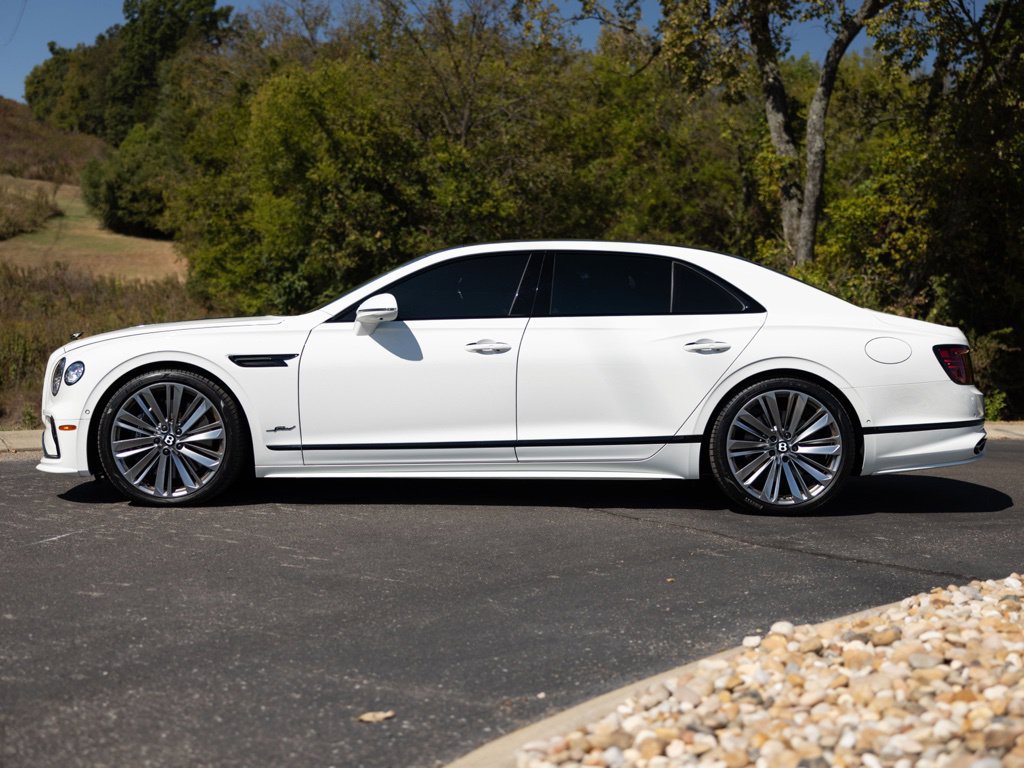 Used 2025 Bentley Flying Spur Plug-In Hybrid AWD/4WD image 8