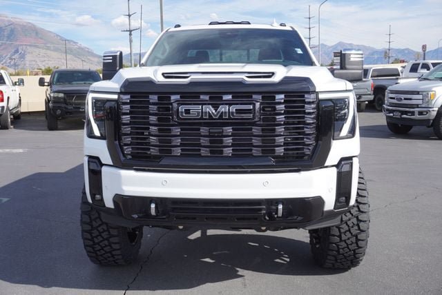 Used 2026 GMC Sierra 3500 Denali Ultimate AWD/4WD image 7
