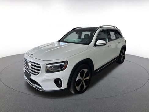 Used 2025 Mercedes-Benz GLB 250 image 4