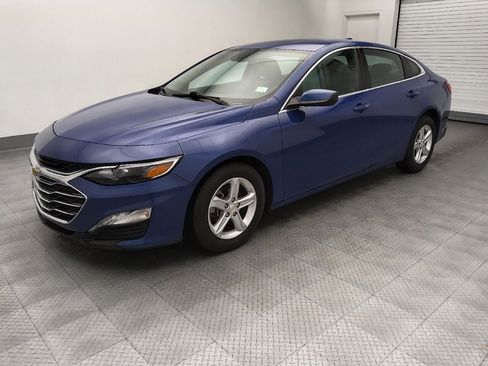 Used 2023 Chevrolet Malibu LT FWD image 2
