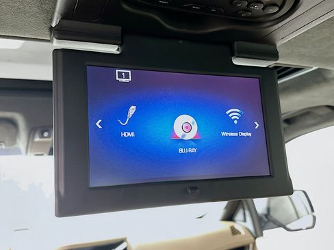 Used 2019 Cadillac Escalade Platinum AWD/4WD image 26
