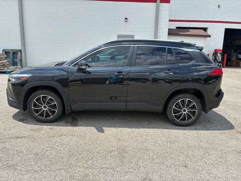 Used 2022 Toyota Corolla Cross XLE AWD/4WD image 2