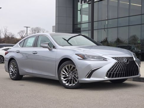 New 2025 Lexus ES 350 Ultra Luxury image 2