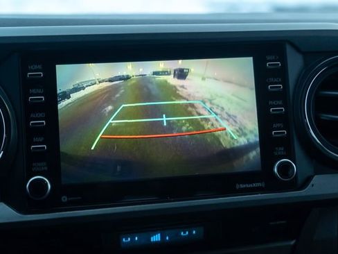 Used 2022 Toyota Tacoma TRD Off-Road image 28