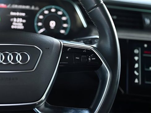 Used 2024 Audi Q8 e-tron Premium image 38