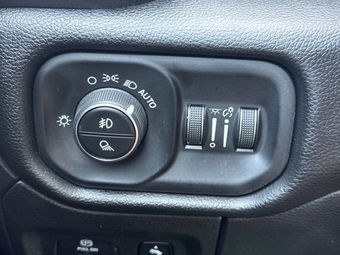 Used 2019 RAM 1500 Big Horn image 13