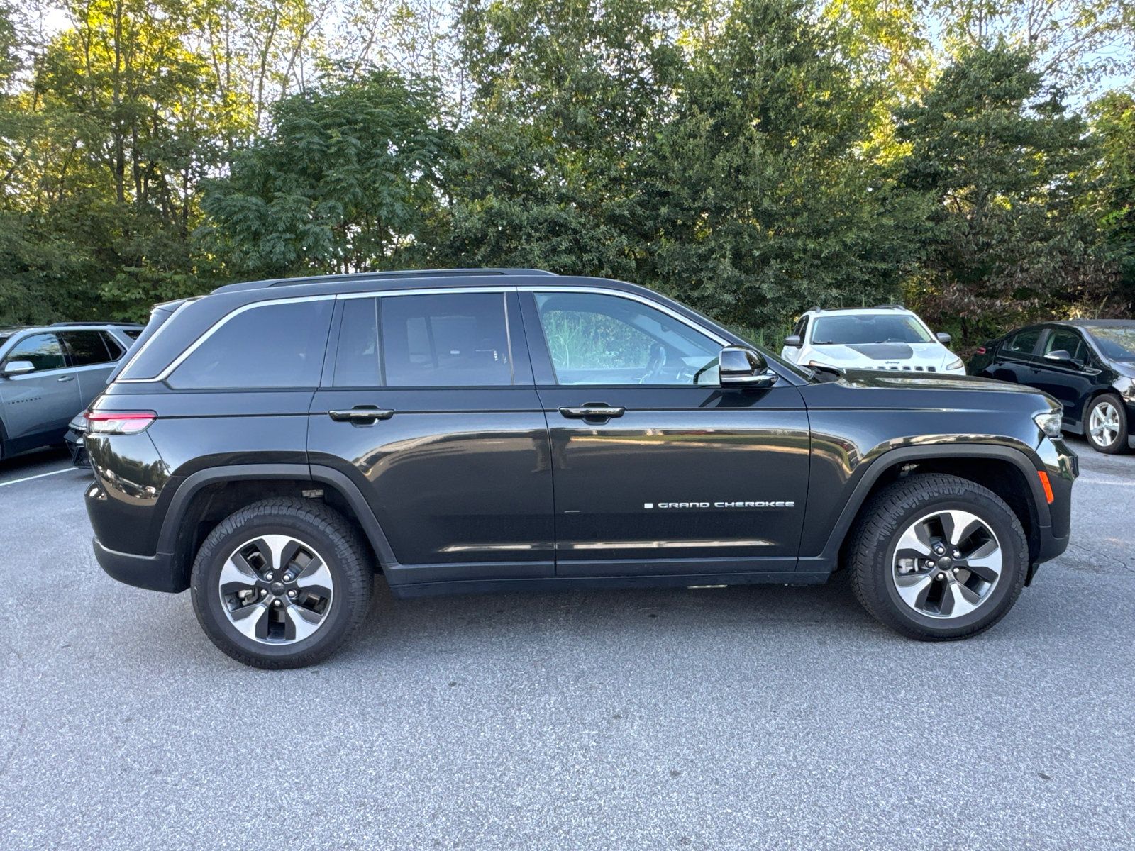 Used 2024 Jeep Grand Cherokee Limited 4xe AWD/4WD image 4