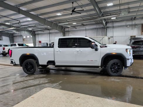 Used 2025 GMC Sierra 3500 AT4 w/ AT4 Premium Plus Package image 3