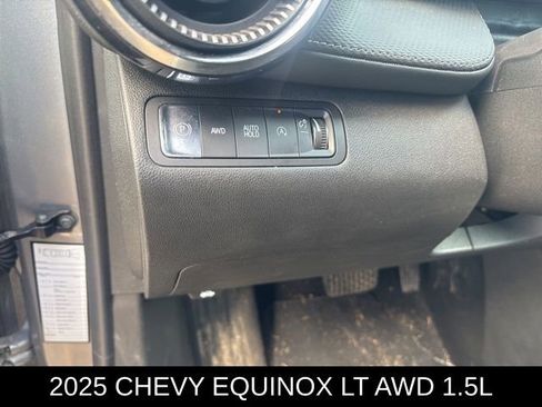 Used 2025 Chevrolet Equinox LT image 9