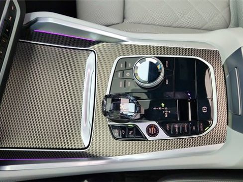 Used 2023 BMW X6 xDrive40i w/ M Sport Package image 57