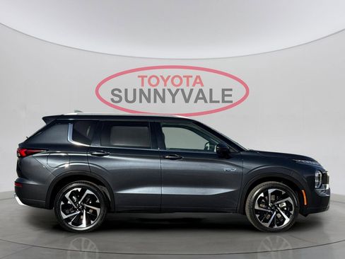 Used 2025 Mitsubishi Outlander SEL image 9