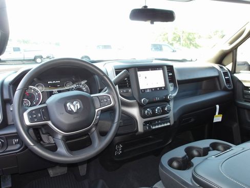 New 2024 RAM 2500 Tradesman w/ Chrome Appearance Group image 8