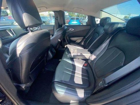 Used 2015 Chrysler 200 Limited w/ Convenience Group FWD image 6